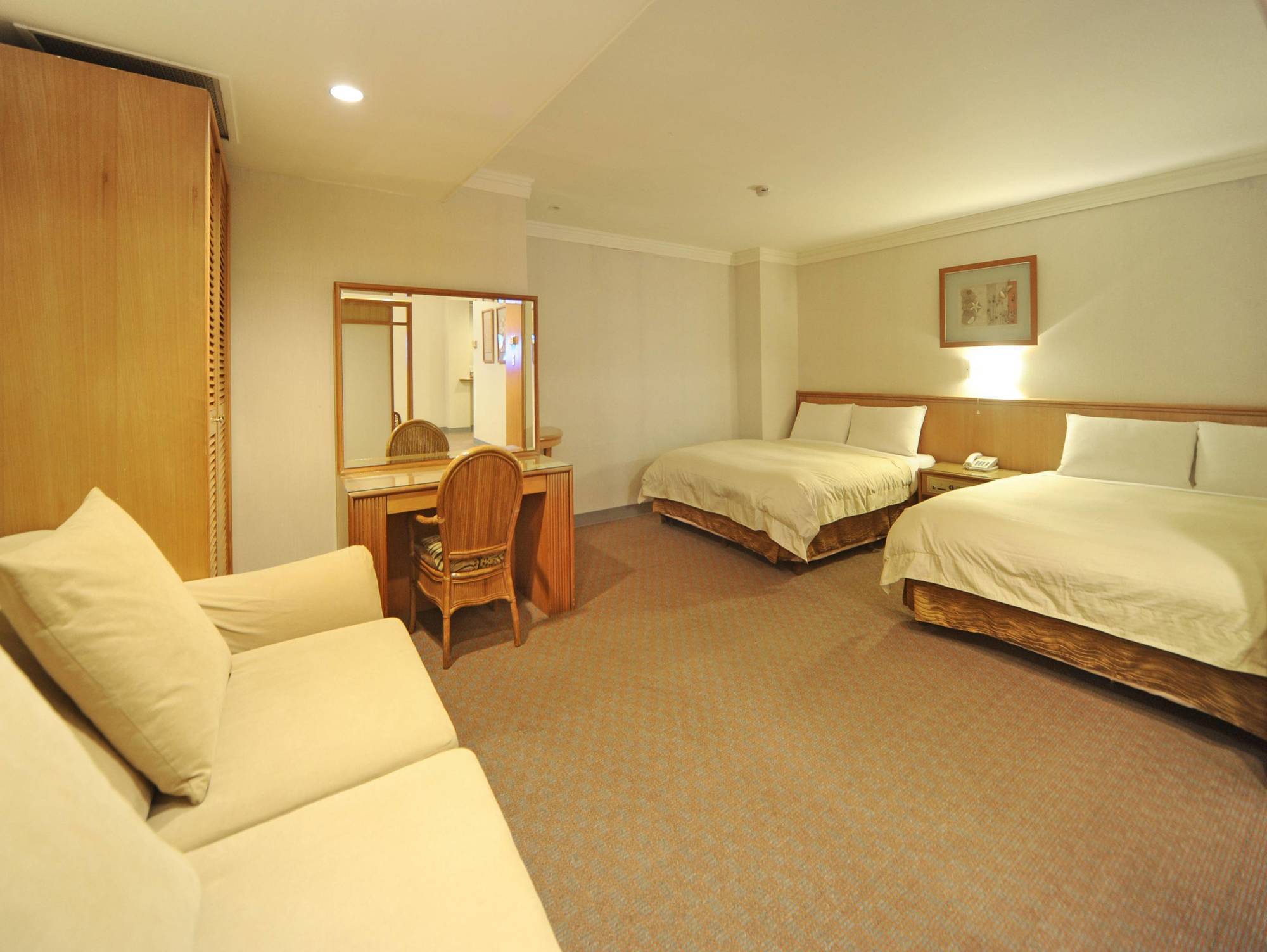 Astar Hotel Хуалянь Экстерьер фото