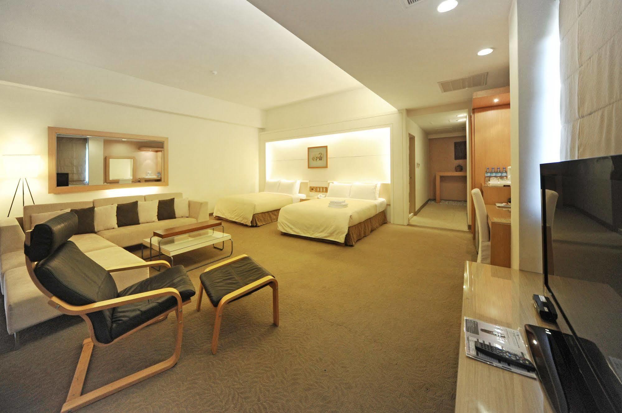 Astar Hotel Хуалянь Экстерьер фото