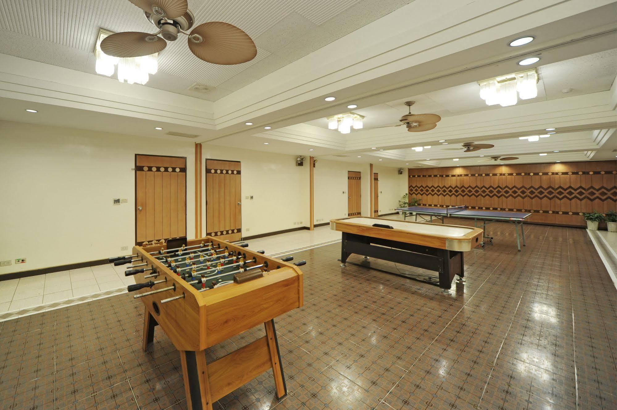 Astar Hotel Хуалянь Экстерьер фото